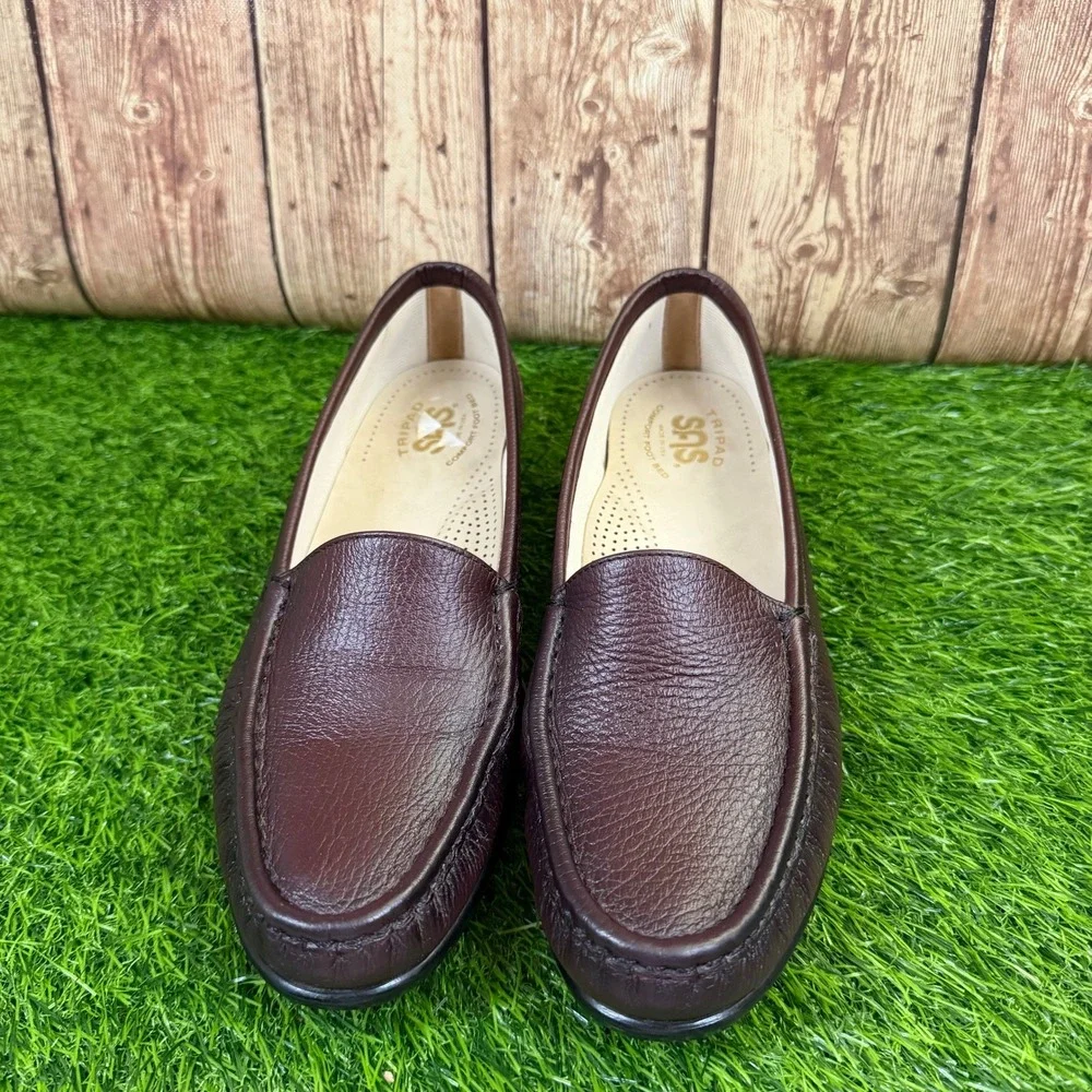 SAS Siesta Loafers Womens Size 9 Medium Burgundy Leather Comfort Slip On